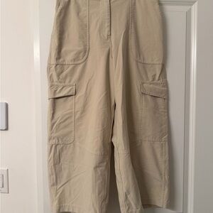 Lululemon - Women’s Beige Cropped Cargo Pants - Size 29